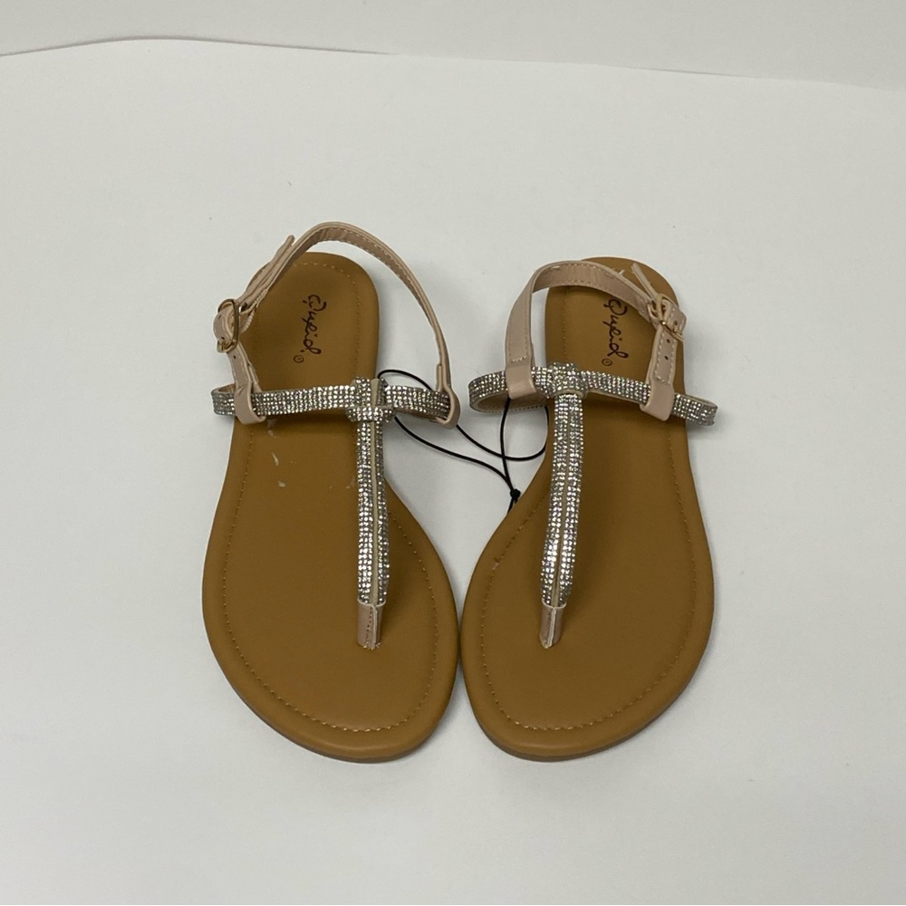 Qupid Women’s Tan T strap thong sandals size 7